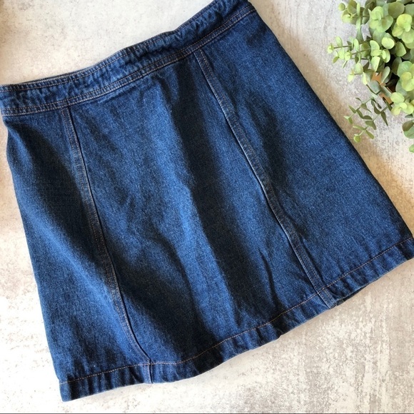 Sans Souci button front jean skirt. Small - Picture 2 of 6